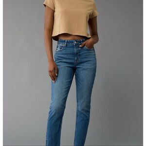 American Eagle Medium Blue Wash Mom Jeans Size 2 Short